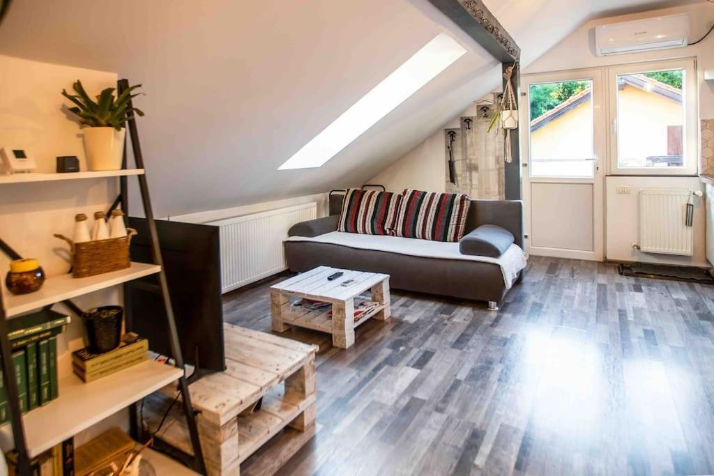 The Greenhouse Skyparlor In The Heart Of *